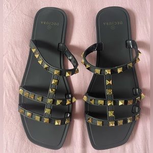 DECJUBA | Shoes | Decjuba Shoes Size M Black Gold | Poshmark